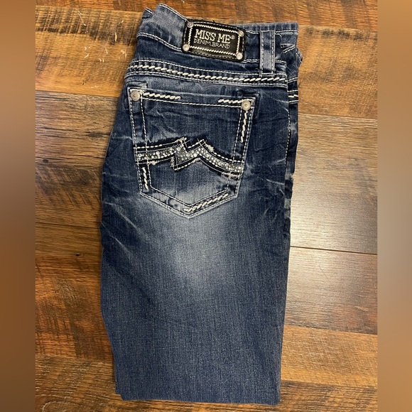 Women’s Miss Me Jeans - Picture 2 of 4